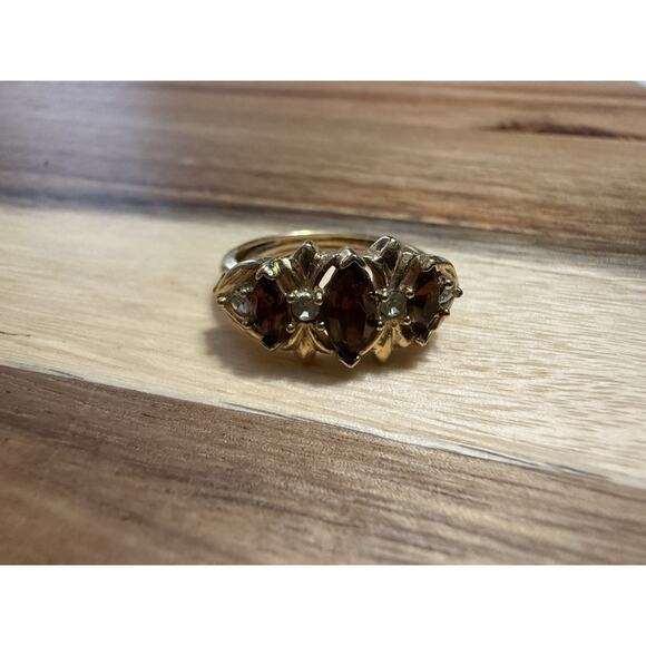 BEAUTIFUL VINTAGE AVON GOLD TONE *AMBER LIGHTS* Sz 7.5 Adjustable Multi Stone - Picture 1 of 8